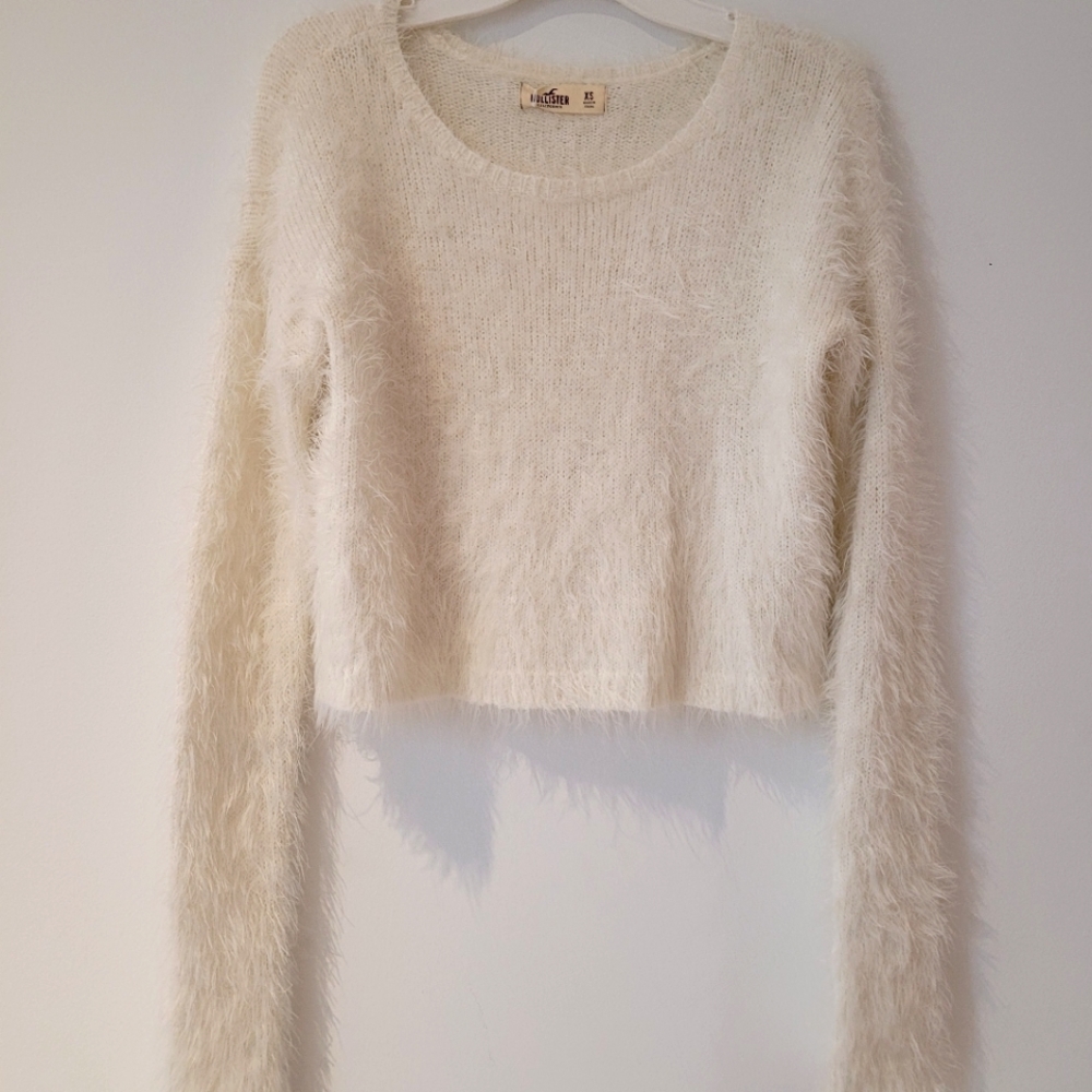 Fuzzy cropped long sleeve